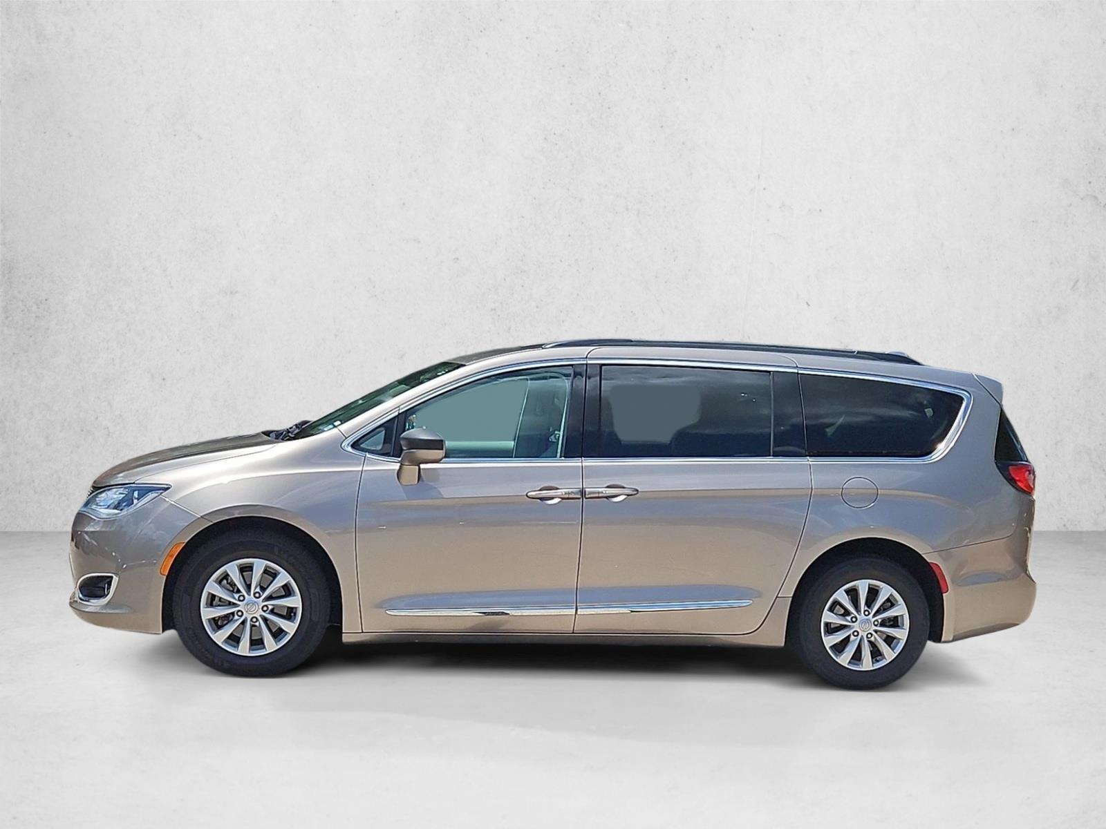 Thumbnail: 2017 Chrysler Pacifica - 2