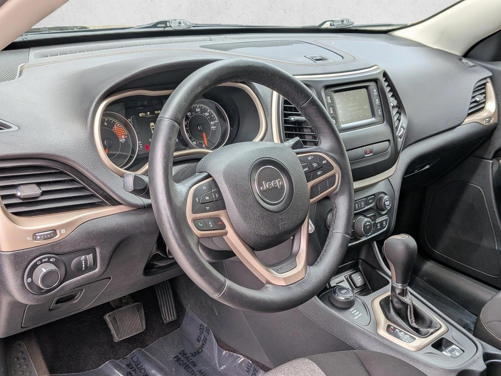 Thumbnail: 2017 Jeep Cherokee - 3