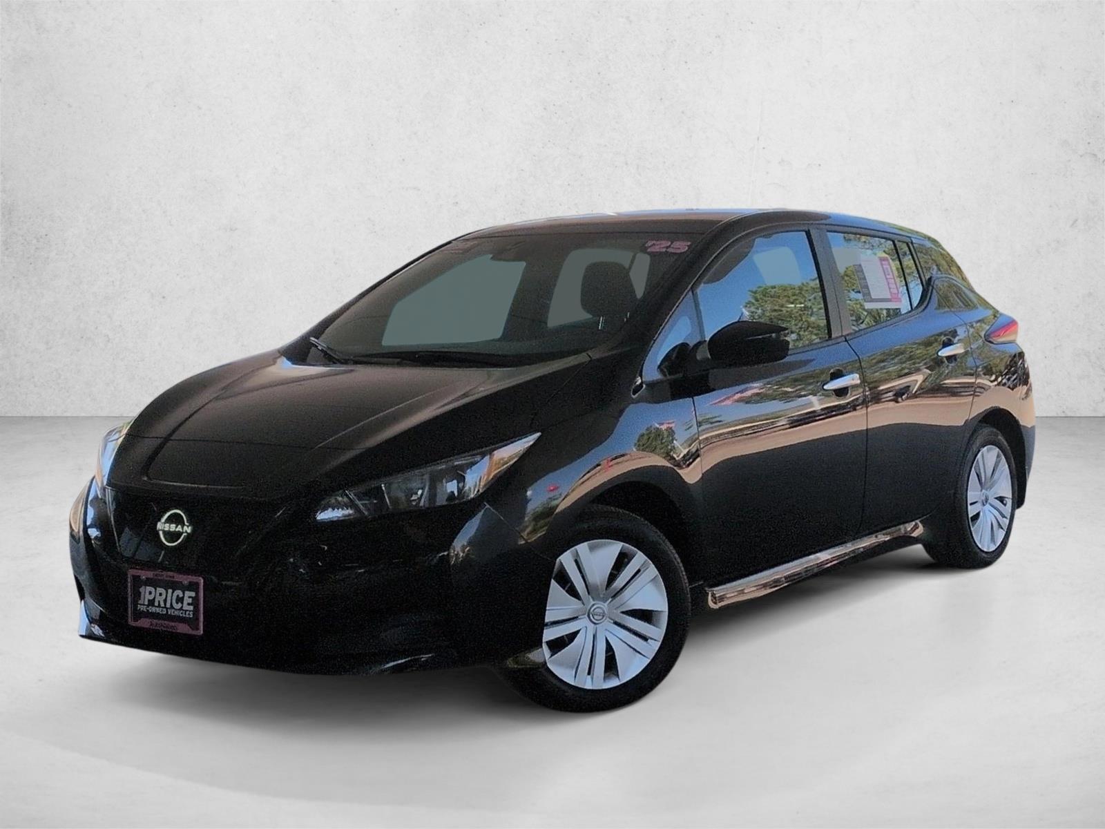 Thumbnail: 2025 Nissan Leaf - 1