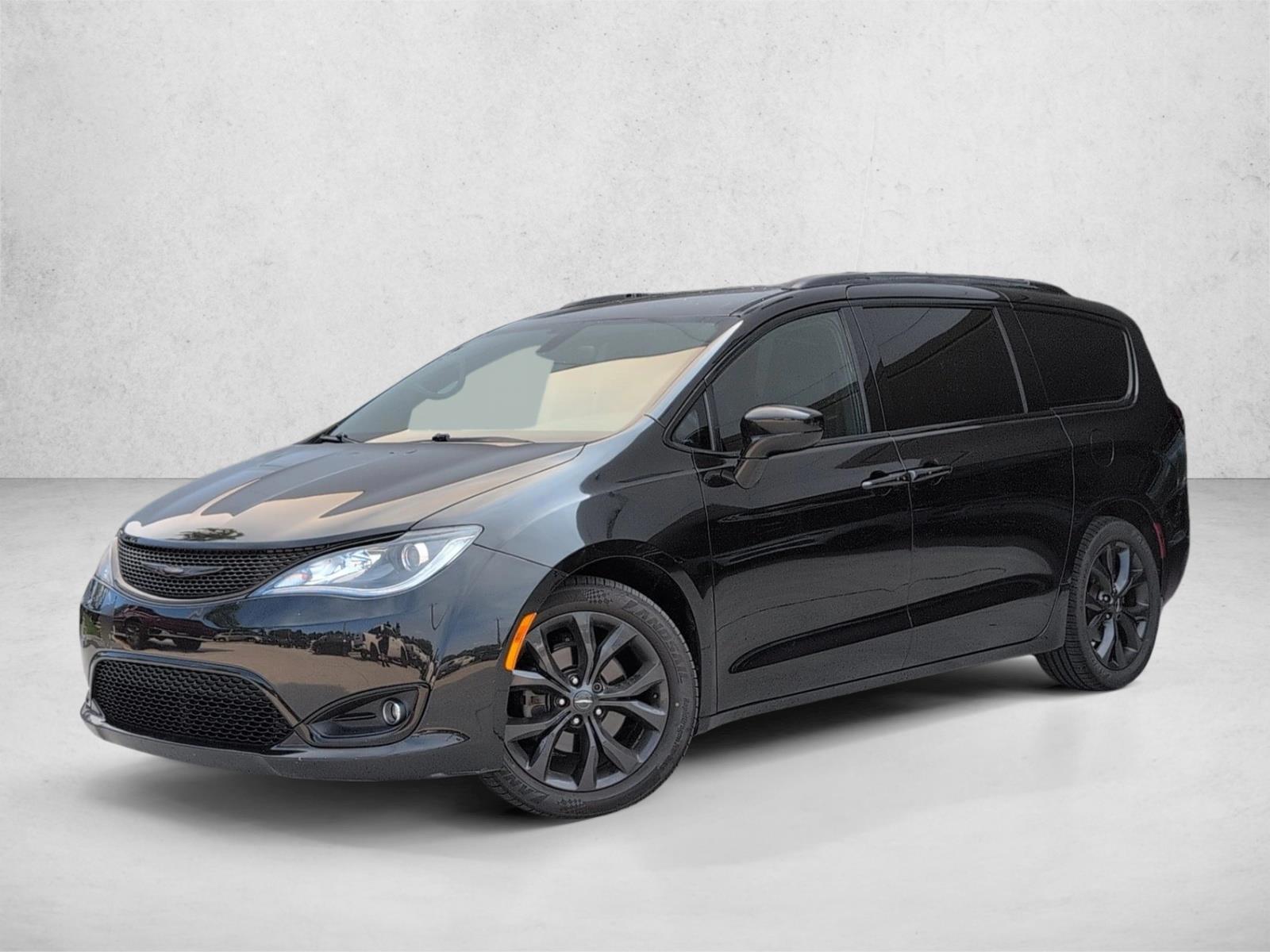 Thumbnail: 2018 Chrysler Pacifica - 1