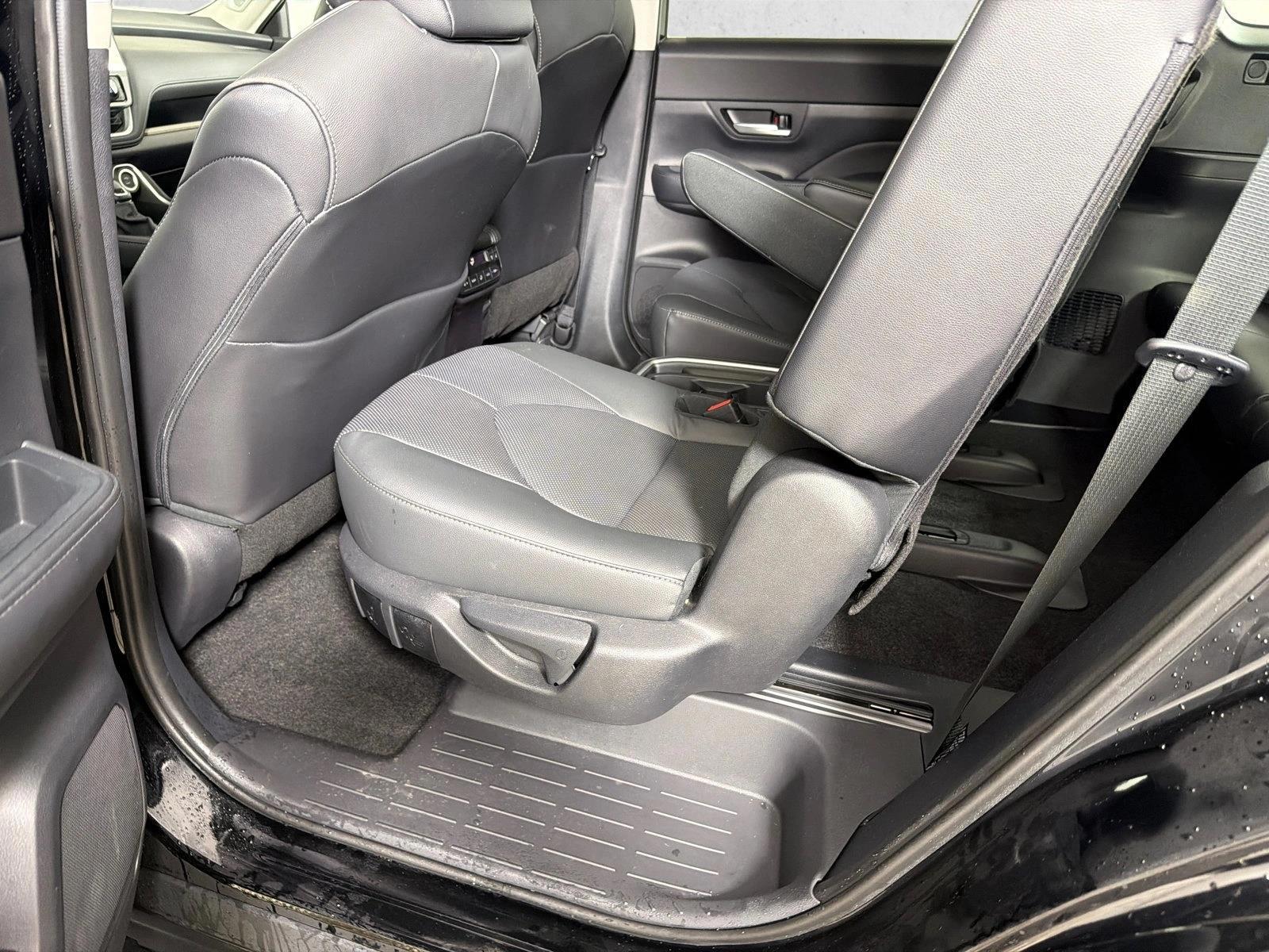 Thumbnail: 2026 Toyota Grand Highlander - 4