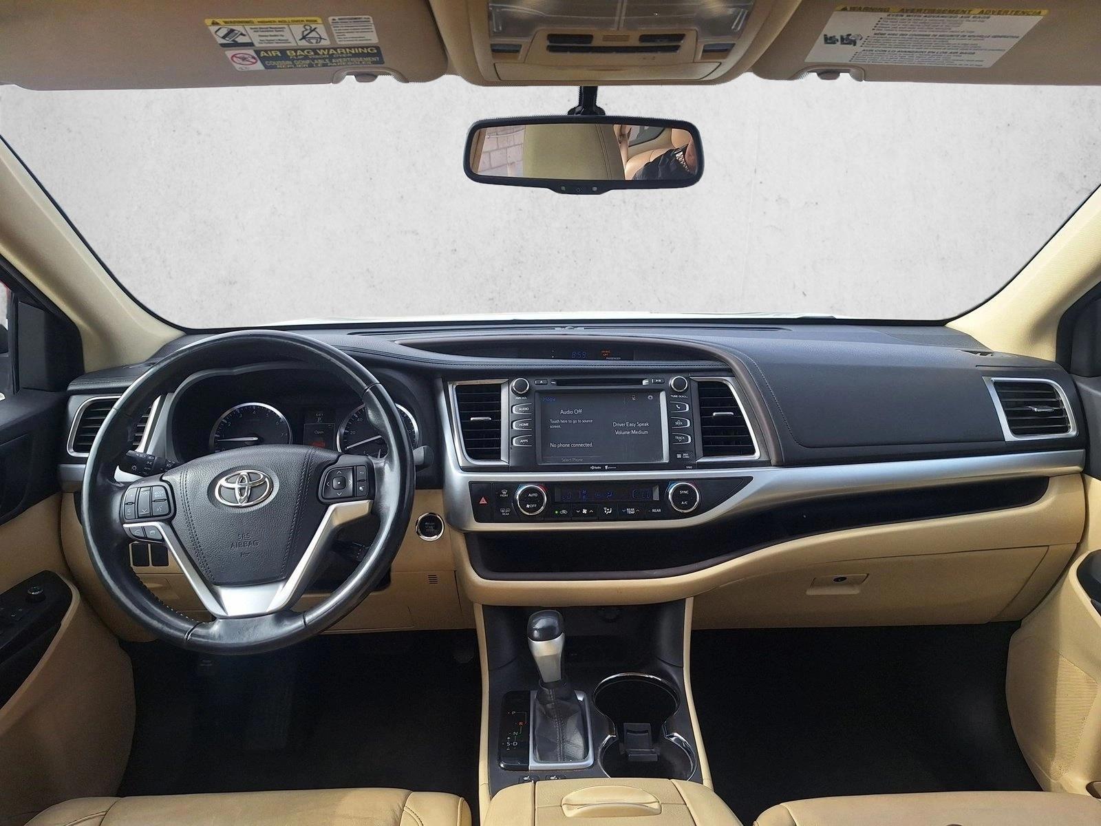 Thumbnail: 2015 Toyota Highlander - 3