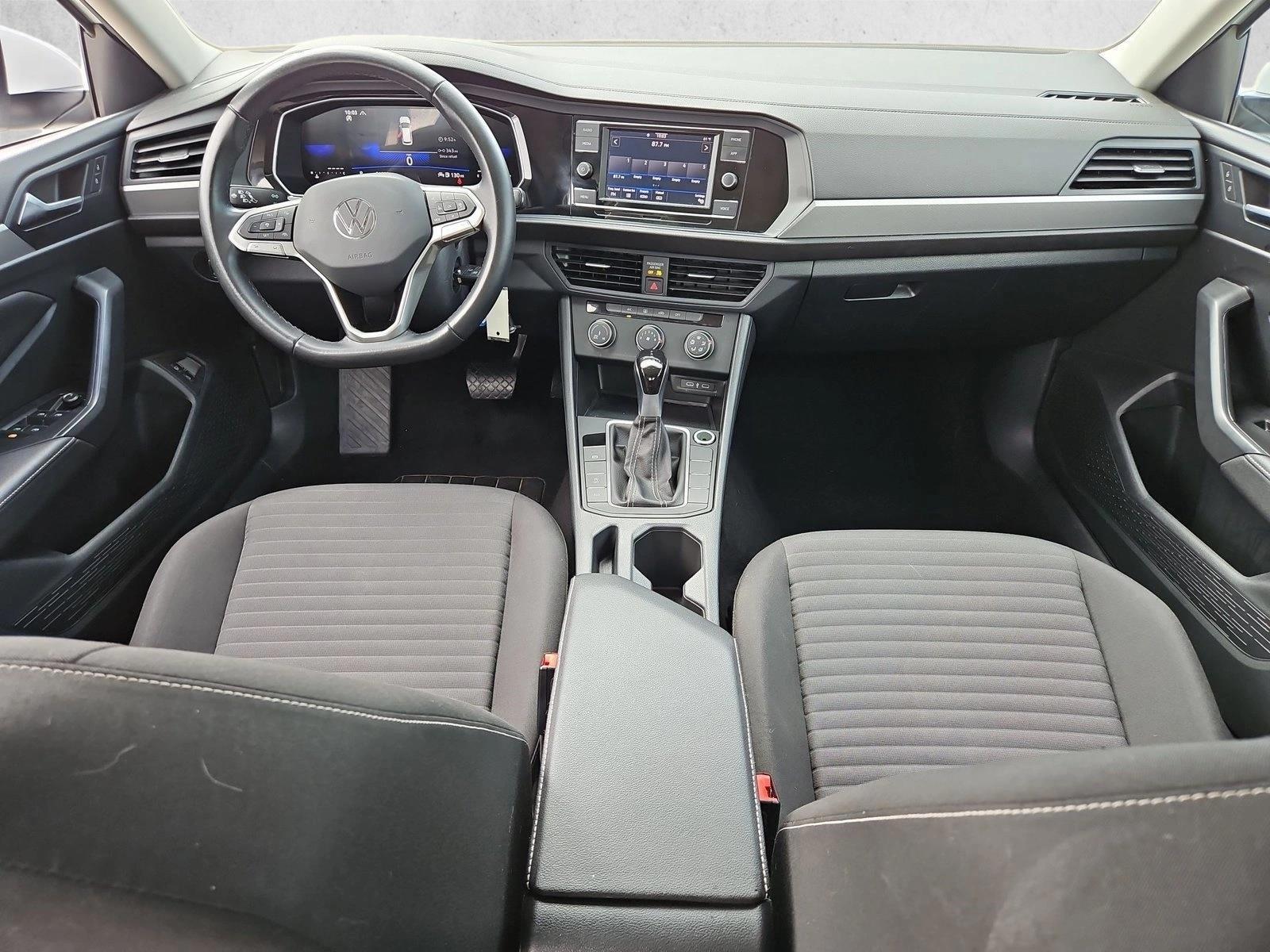 Thumbnail: 2024 Volkswagen Jetta - 3