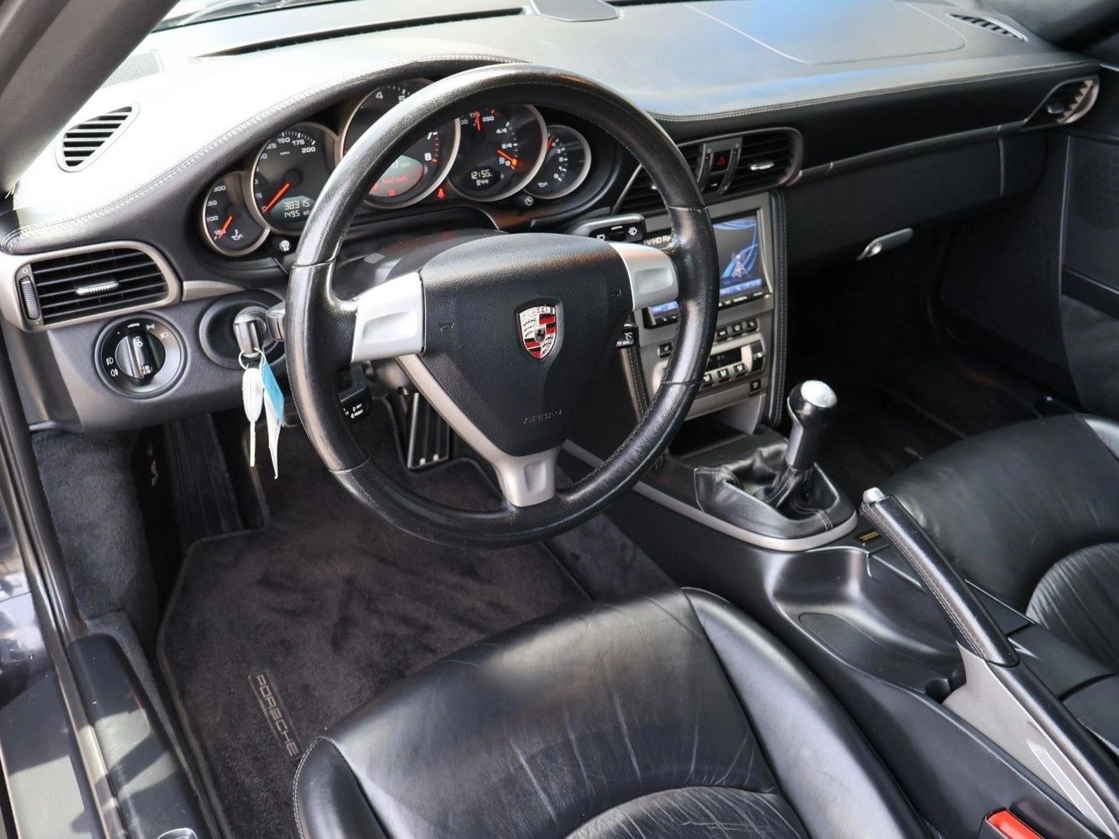 Thumbnail: 2006 Porsche 911 - 2