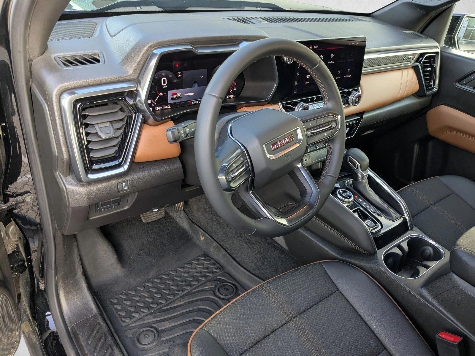 Thumbnail: 2024 GMC Canyon - 3