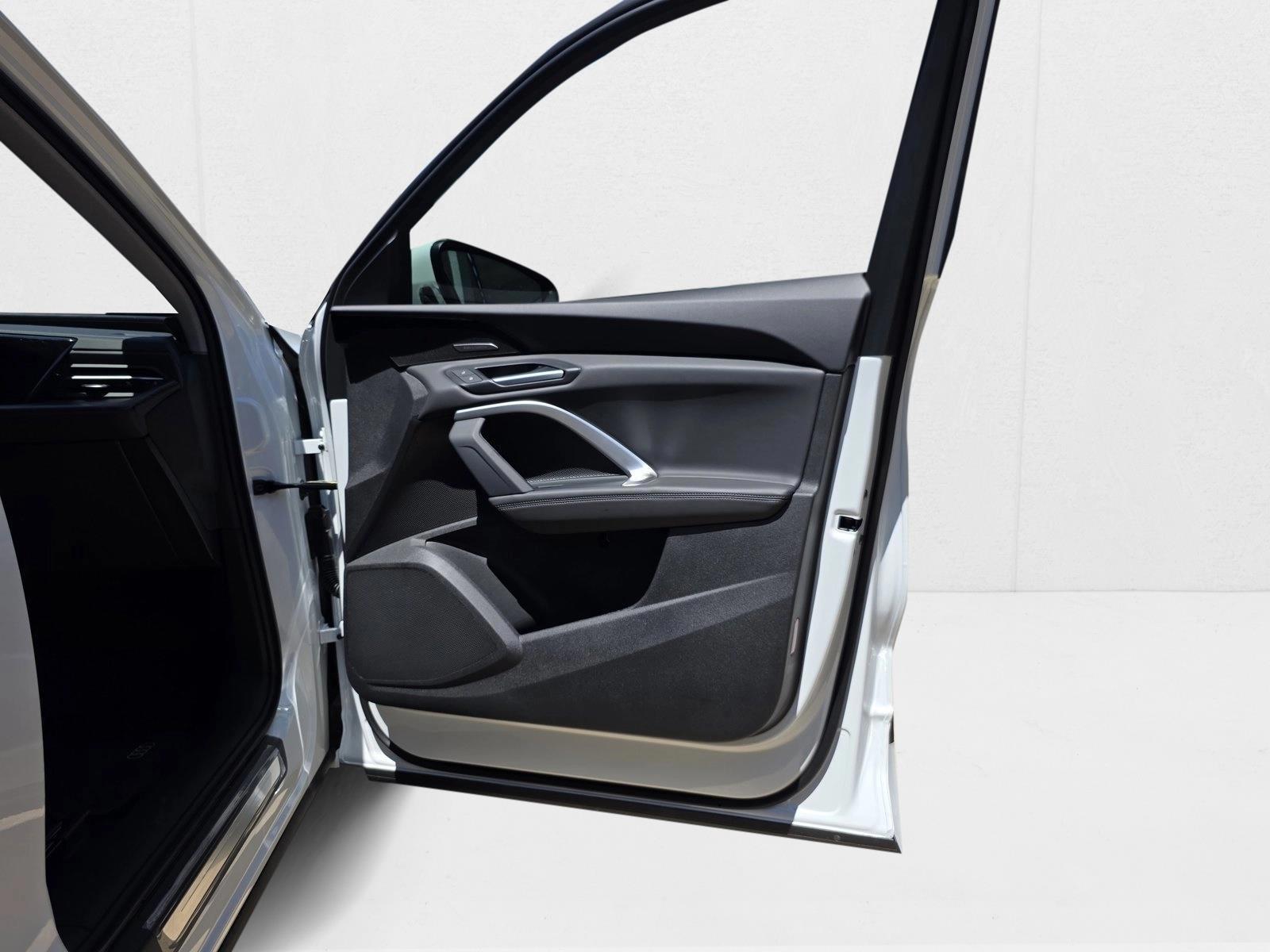 2025 Audi New Q5 Premium Plus - Photo 11