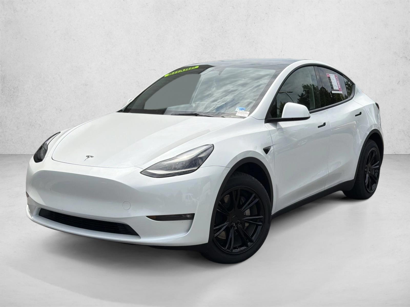 Thumbnail: 2023 Tesla Model Y - 1