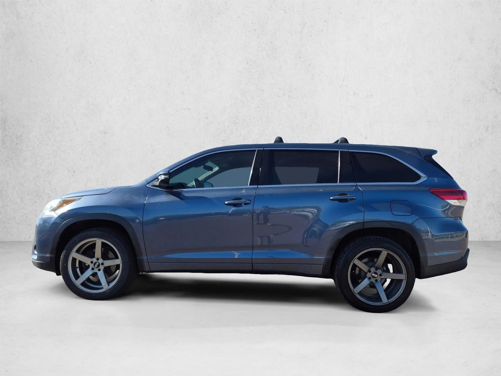 Thumbnail: 2017 Toyota Highlander - 3