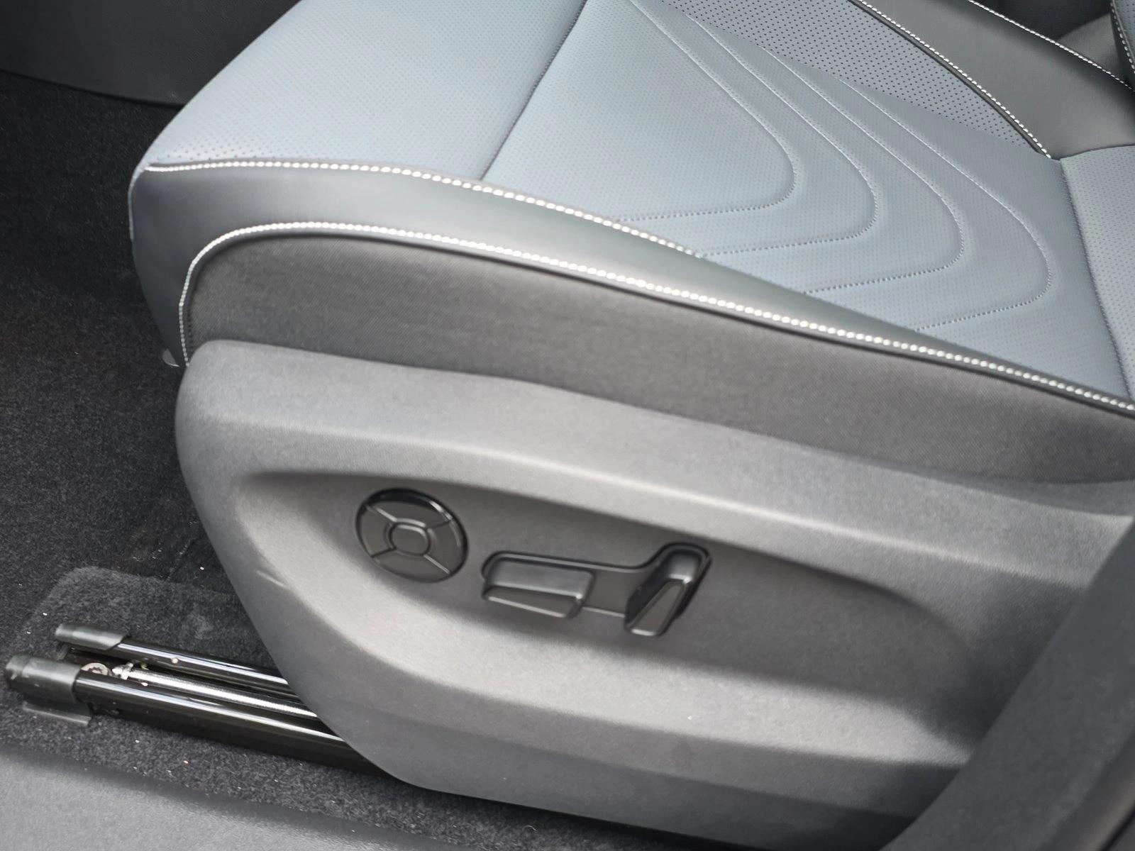 Thumbnail: 2026 Volkswagen Tiguan - 4