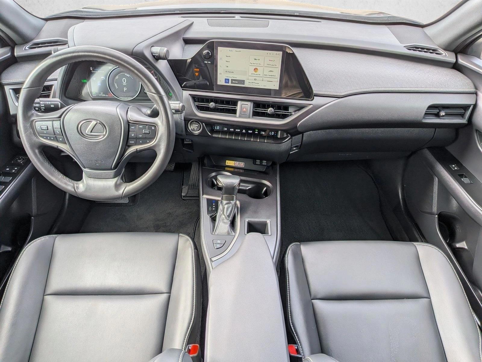 Thumbnail: 2024 Lexus UX - 3
