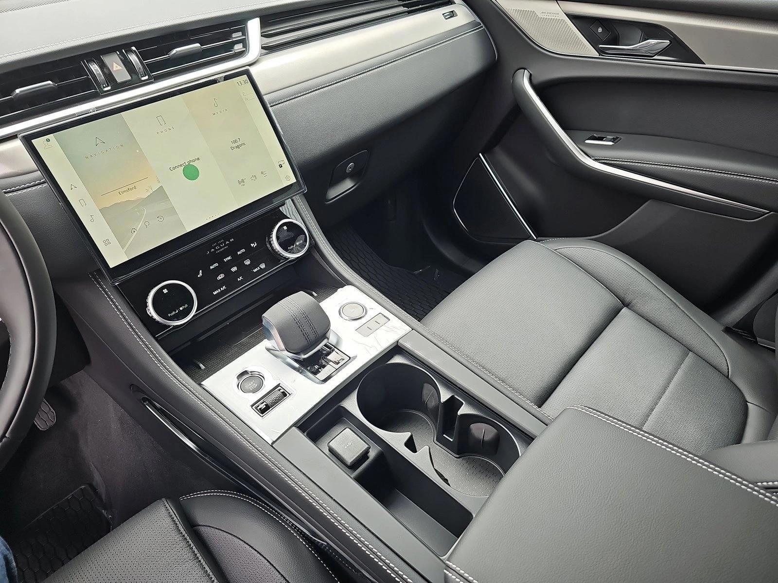 2026 Jaguar F-Pace R-Dynamic S - Photo 18