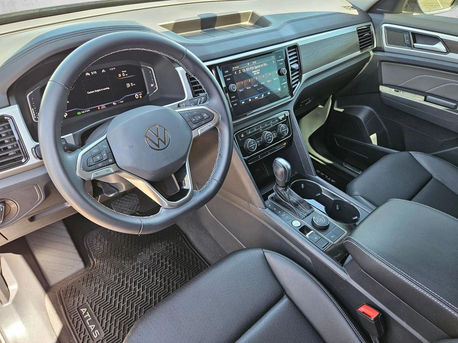 Thumbnail: 2023 Volkswagen Atlas - 3