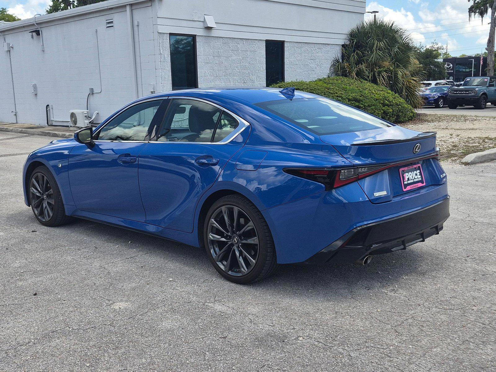 2021 Lexus IS