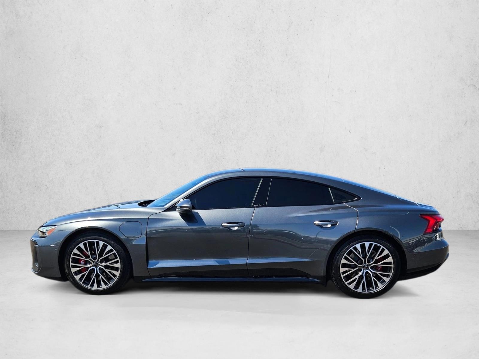 Thumbnail: 2025 Audi e-tron GT - 2