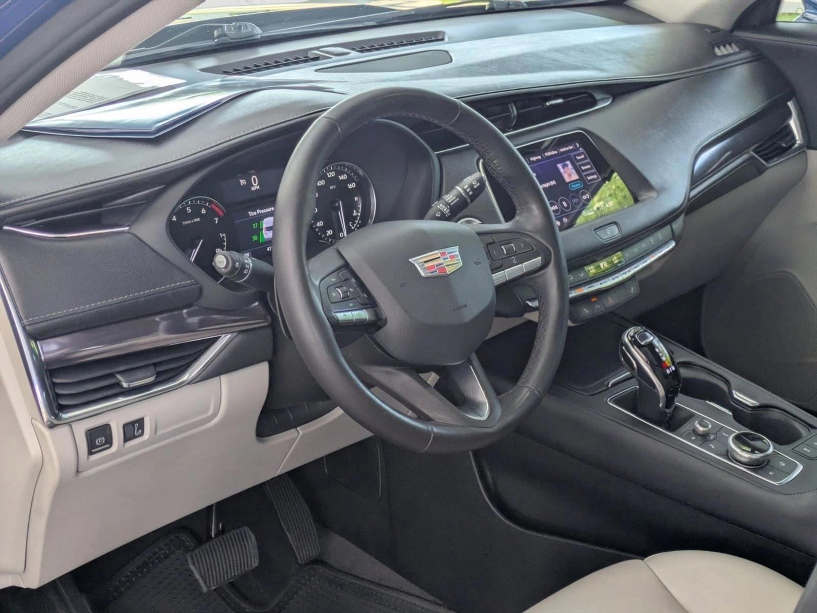 Thumbnail: 2023 Cadillac XT4 - 3