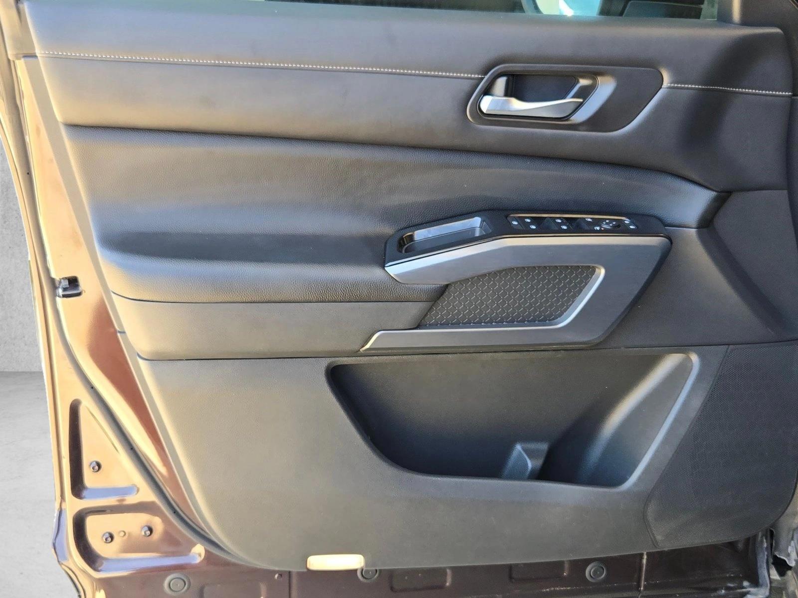 2022 Nissan Pathfinder SL - Photo 10