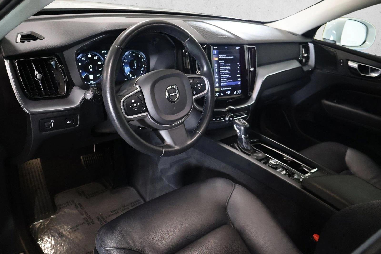 Thumbnail: 2019 Volvo XC60 - 3