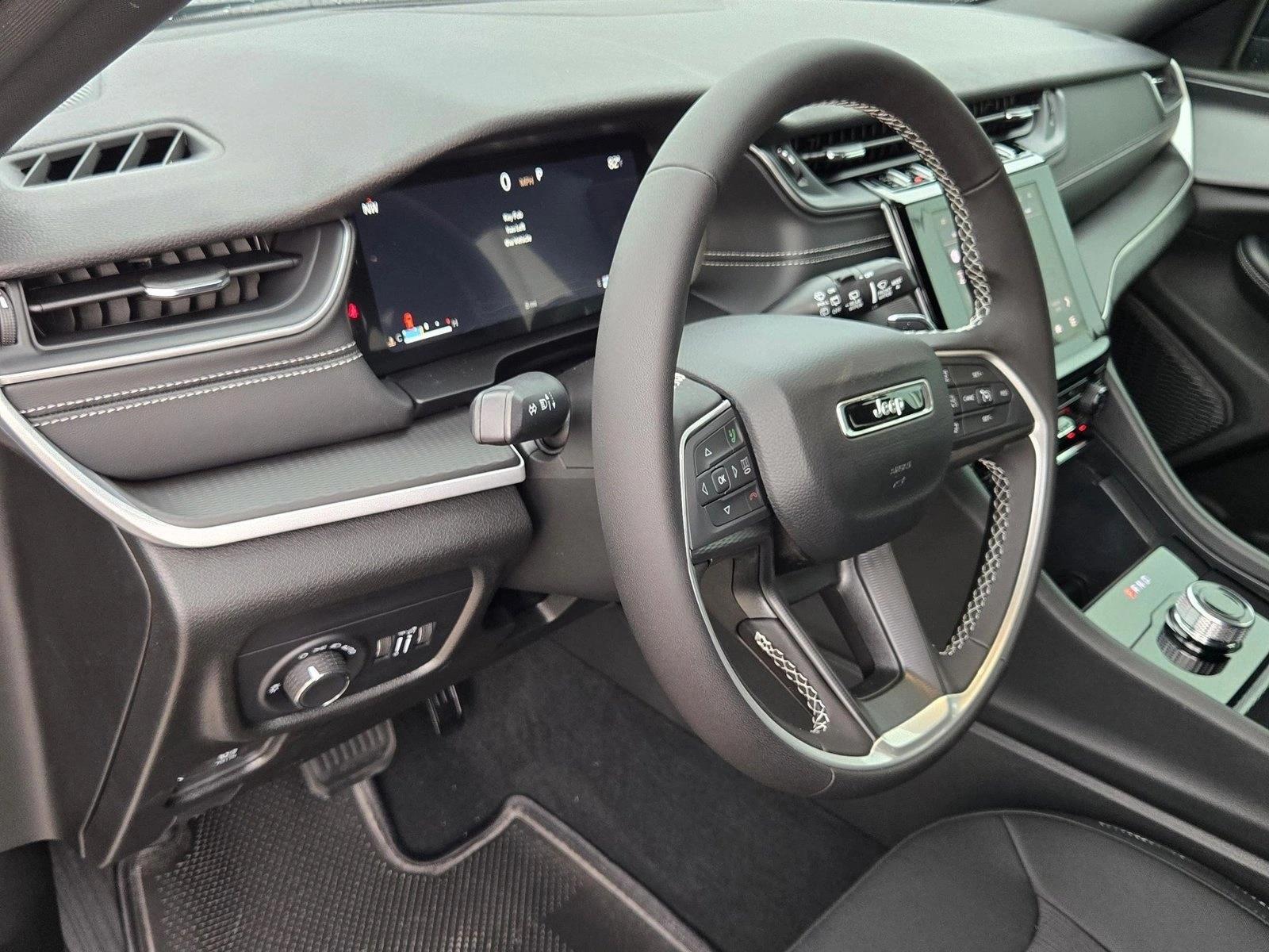 Thumbnail: 2026 Jeep Grand Cherokee - 3