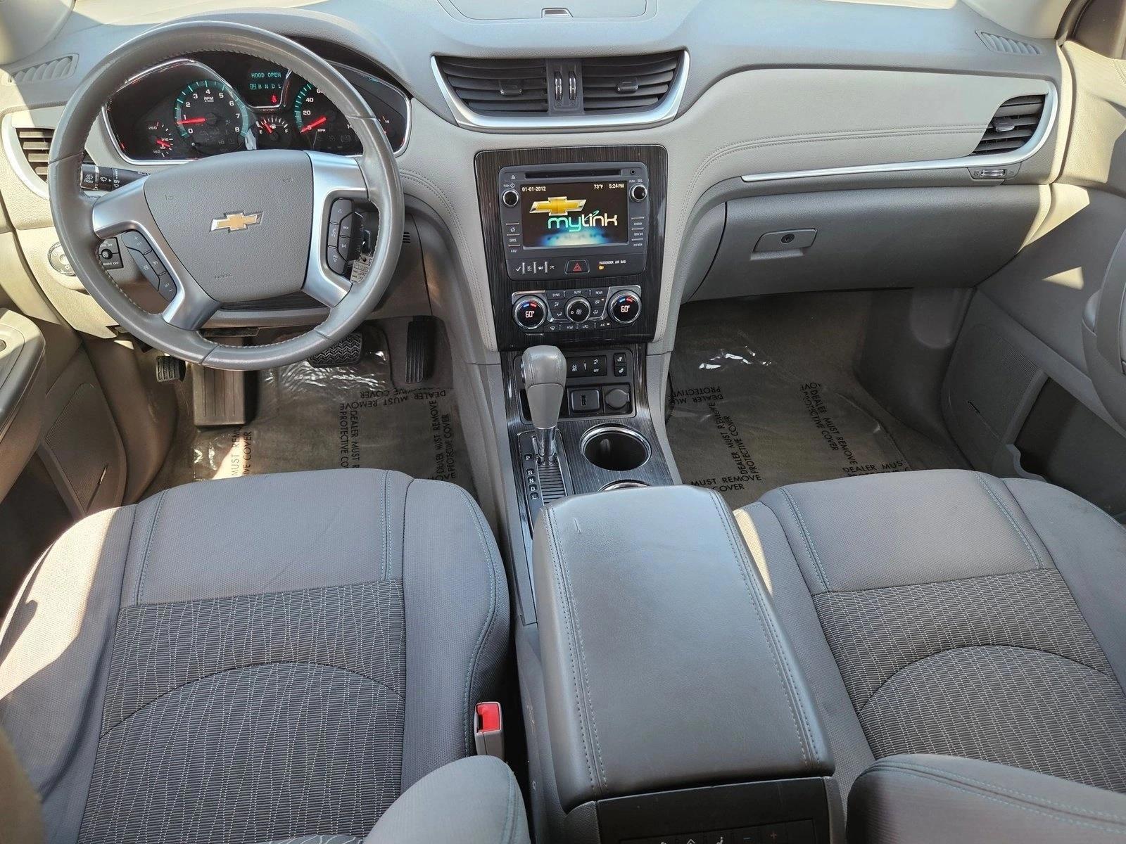 Thumbnail: 2015 Chevrolet Traverse - 4