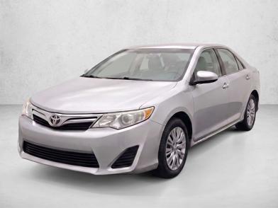 2014 Toyota Camry LE -
                  Centennial, CO
