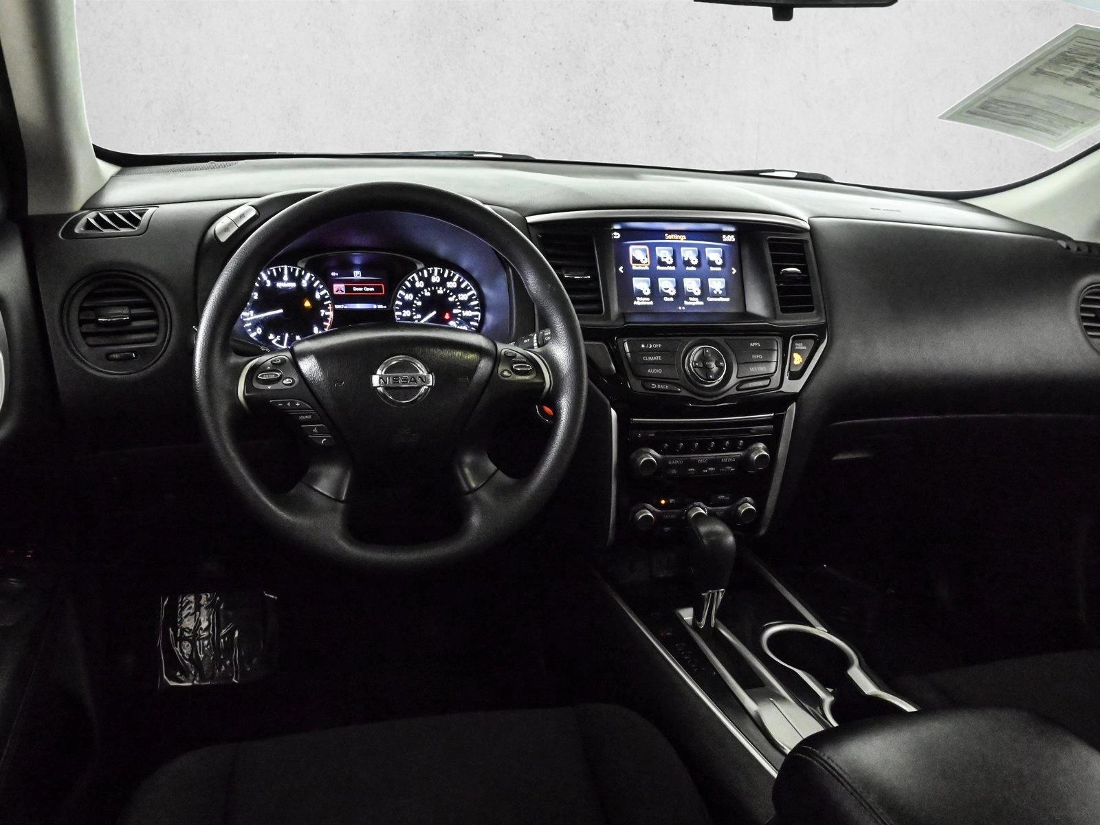 Thumbnail: 2019 Nissan Pathfinder - 3