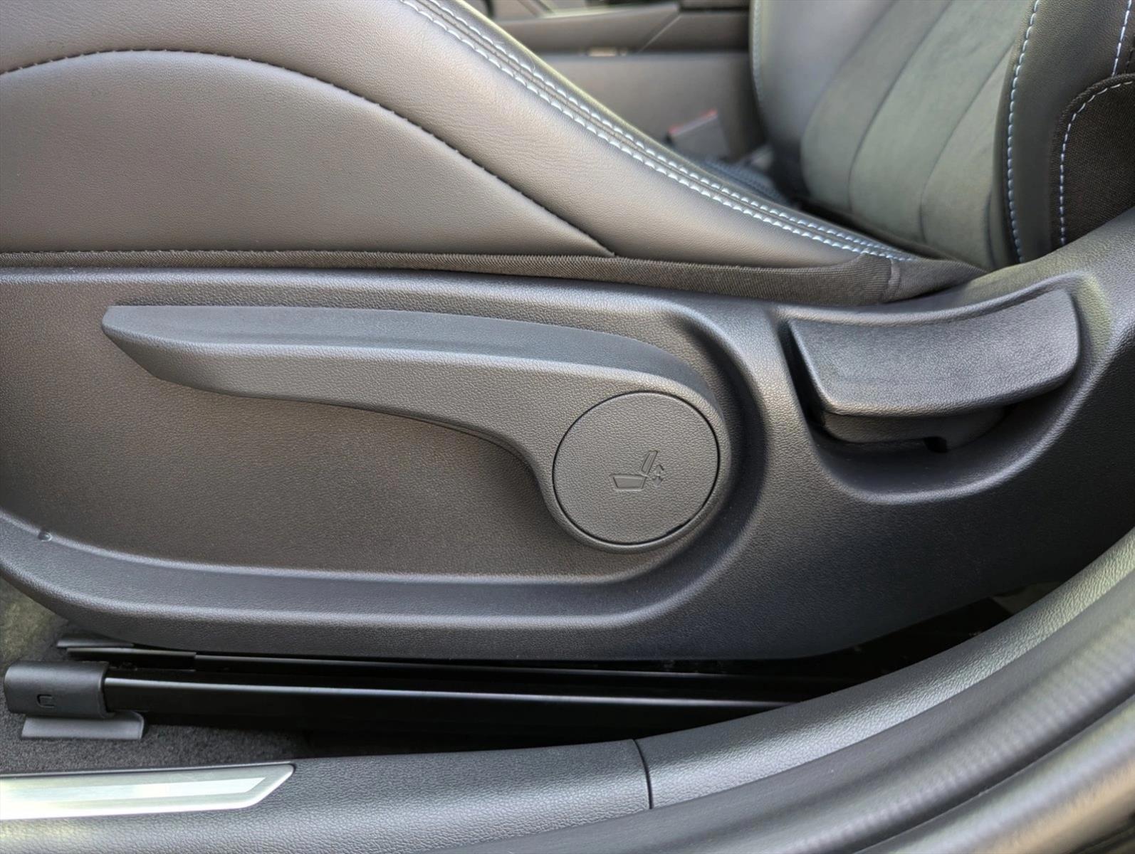 Thumbnail: 2025 Hyundai Elantra - 3