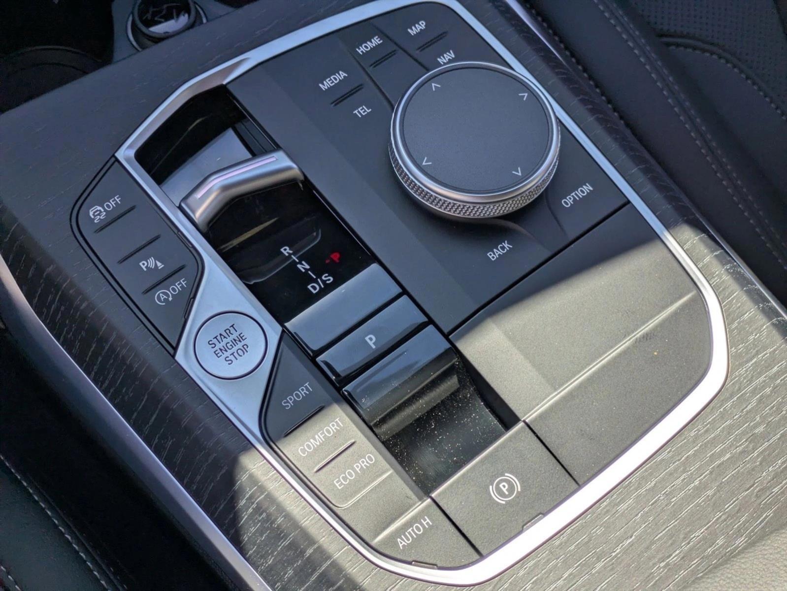 2026 BMW 3 Series 330i - Photo 12