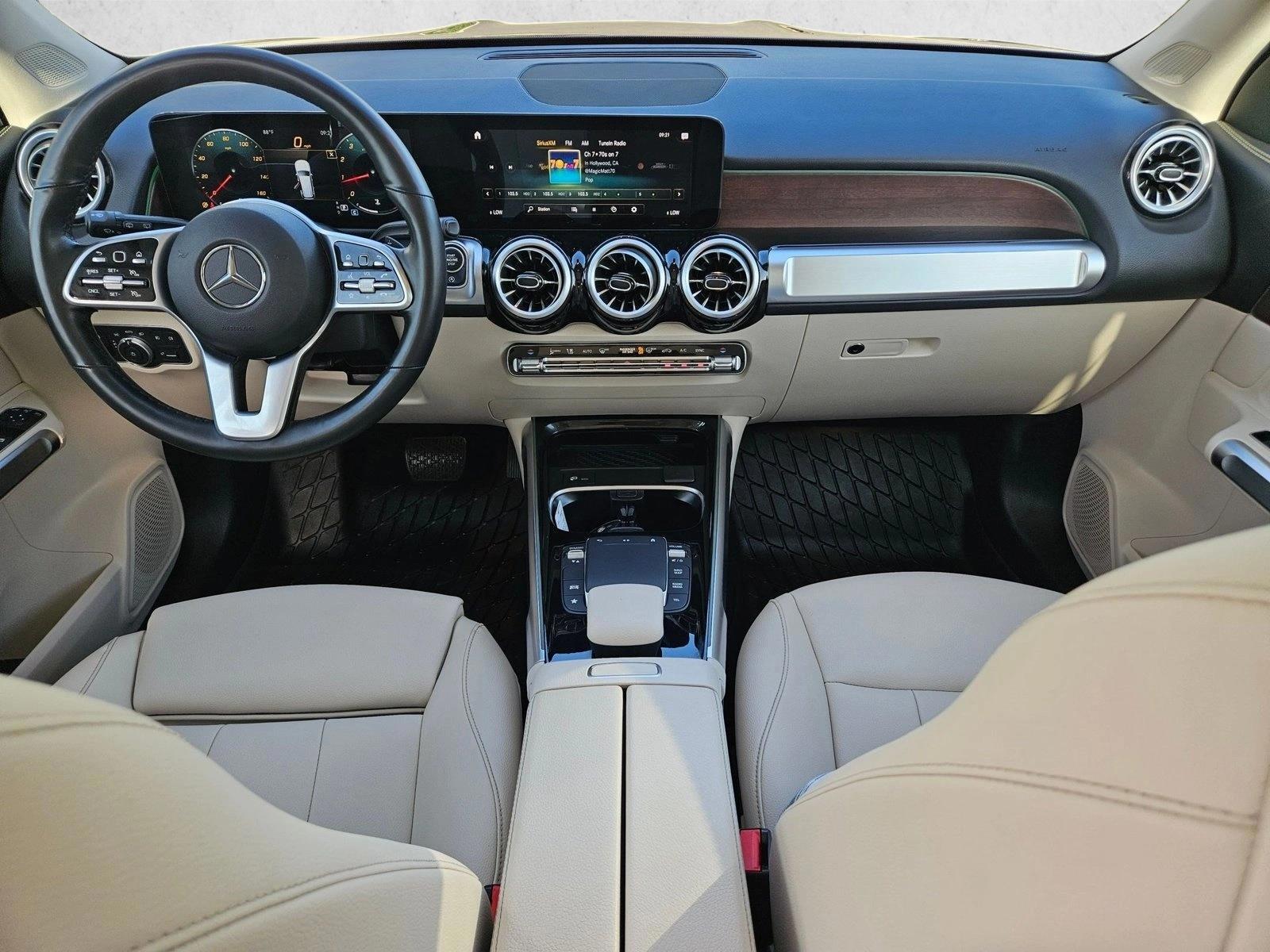 Thumbnail: 2022 Mercedes-Benz GLB - 3