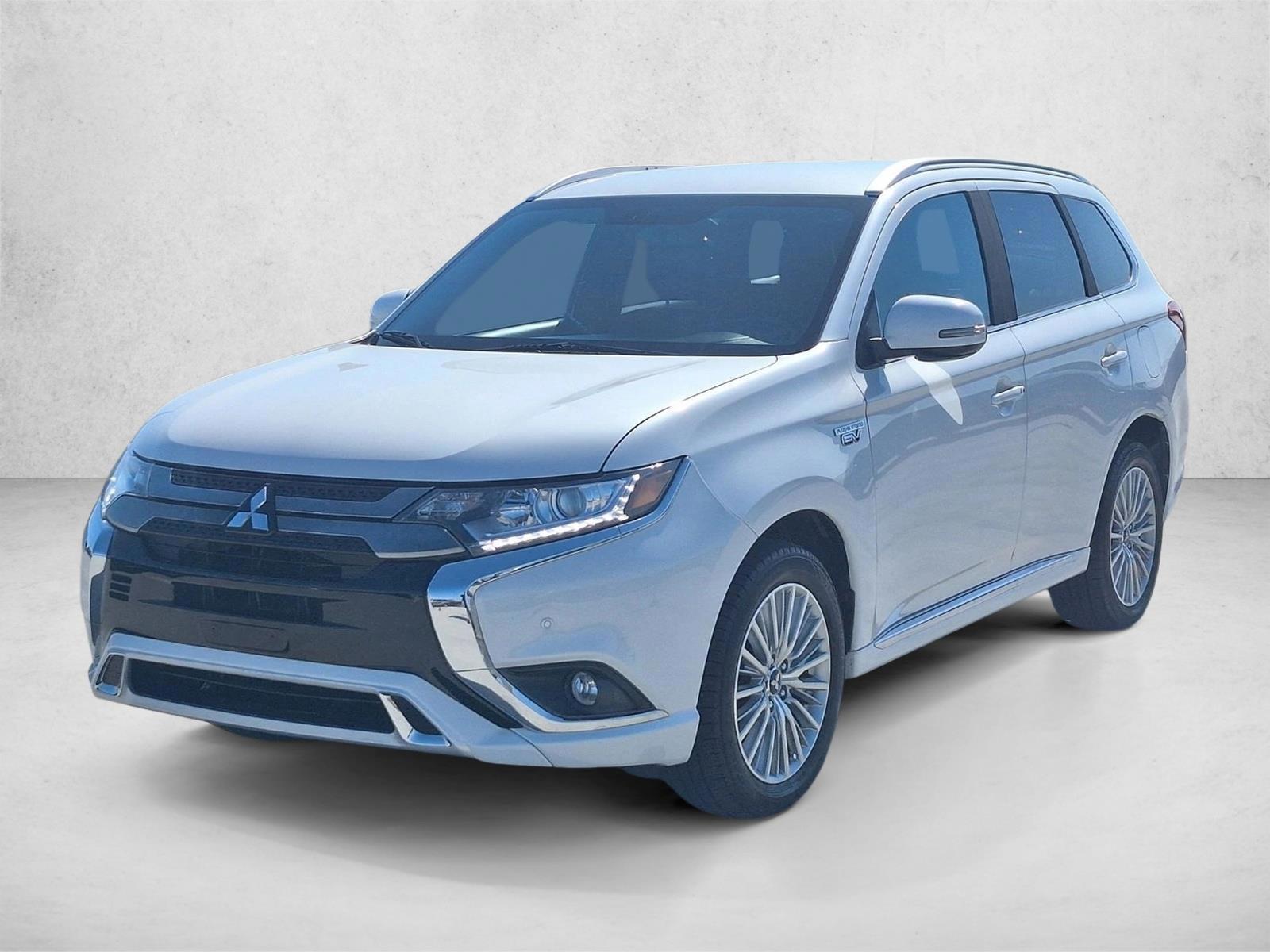 Thumbnail: 2019 Mitsubishi Outlander - 1