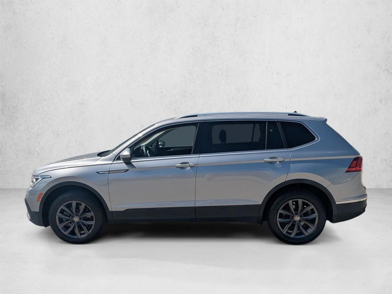 Thumbnail: 2022 Volkswagen Tiguan - 2