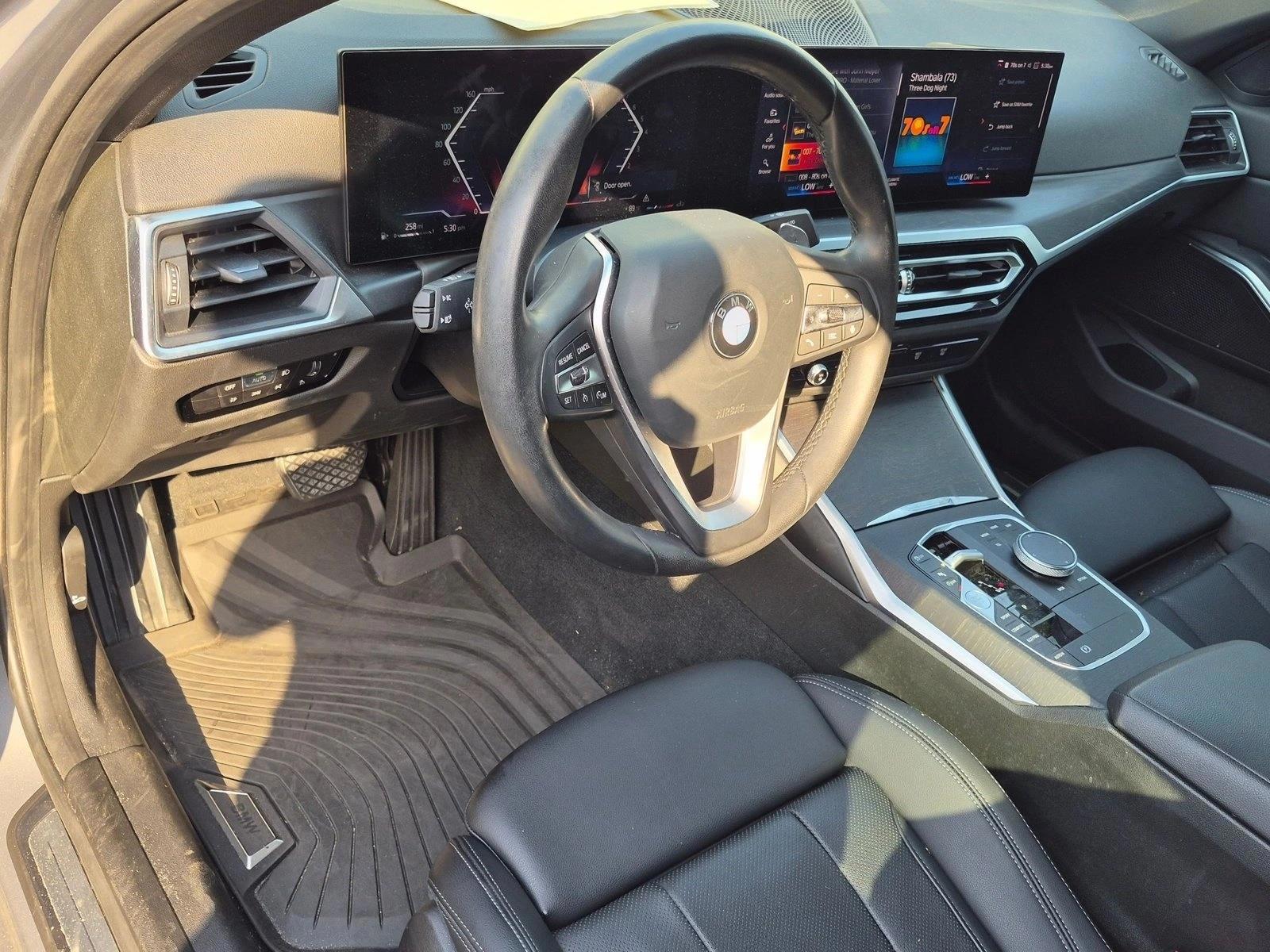 2023 BMW 3 Series 330i - Photo 3