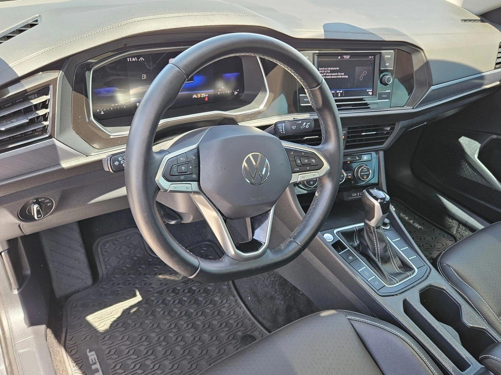 Thumbnail: 2023 Volkswagen Jetta - 3
