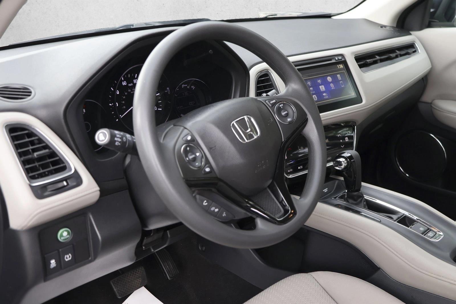 Thumbnail: 2017 Honda HR-V - 3