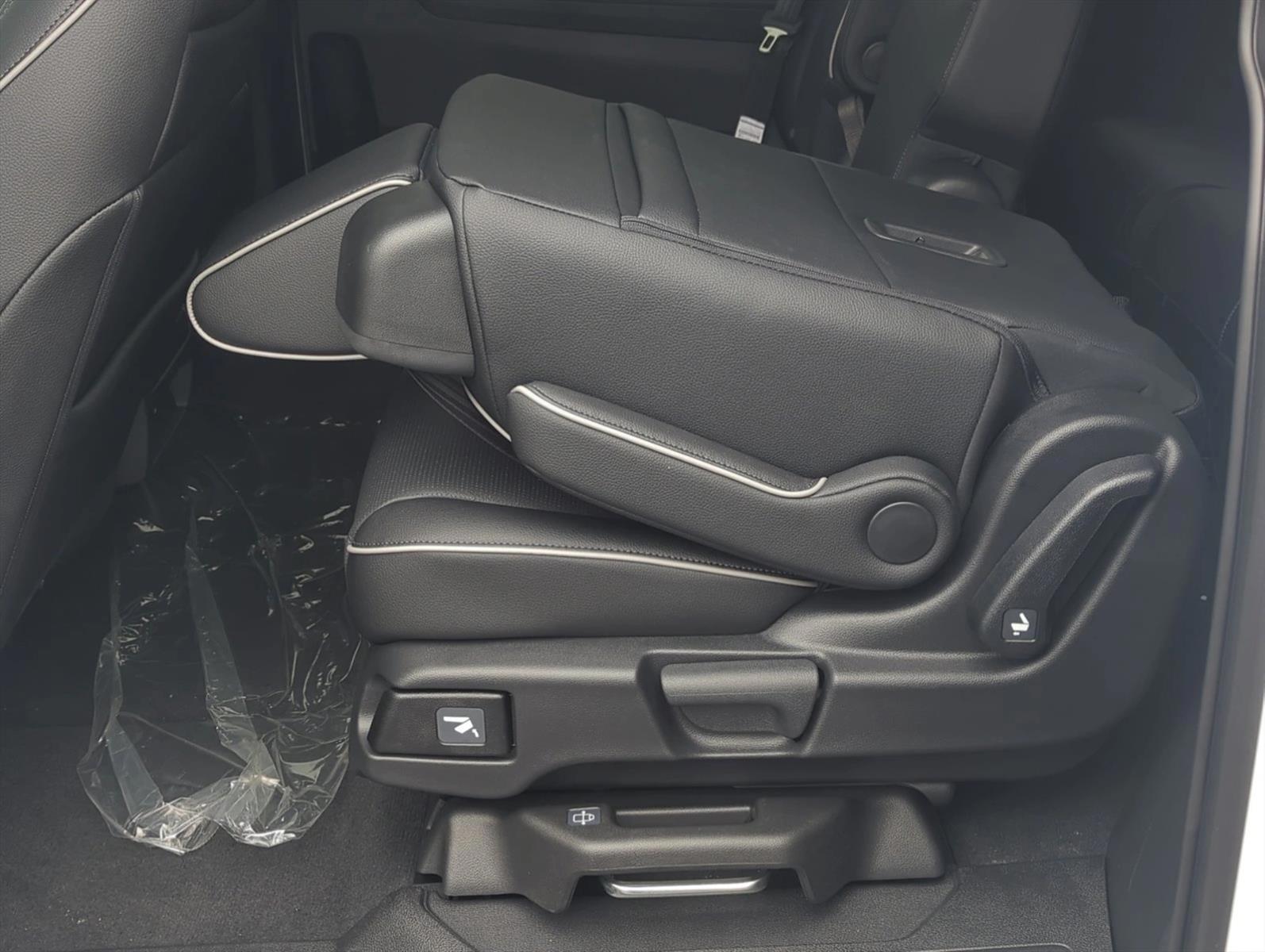 Thumbnail: 2026 Honda Odyssey - 4