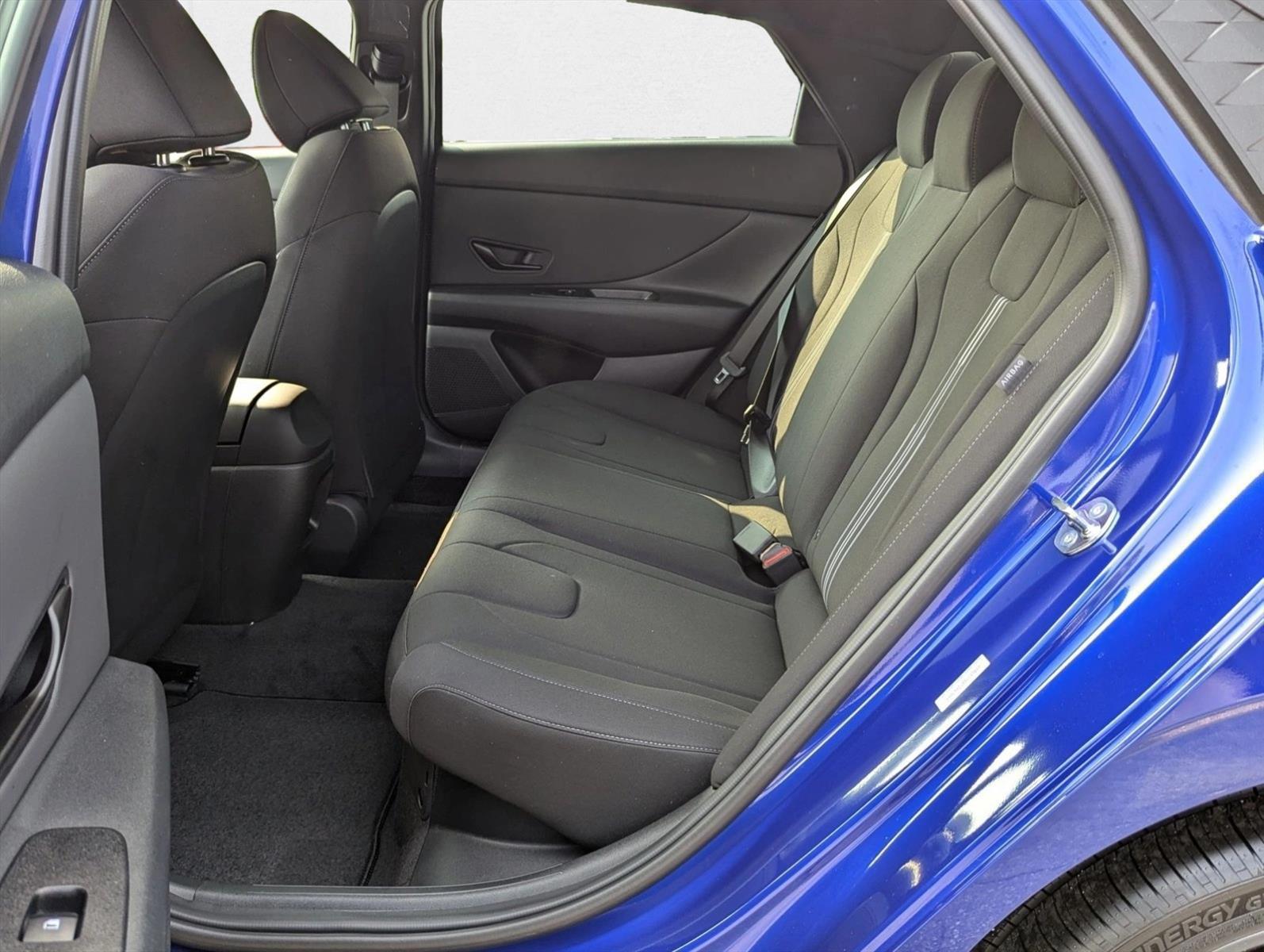 2025 Hyundai Elantra Blue - Photo 15