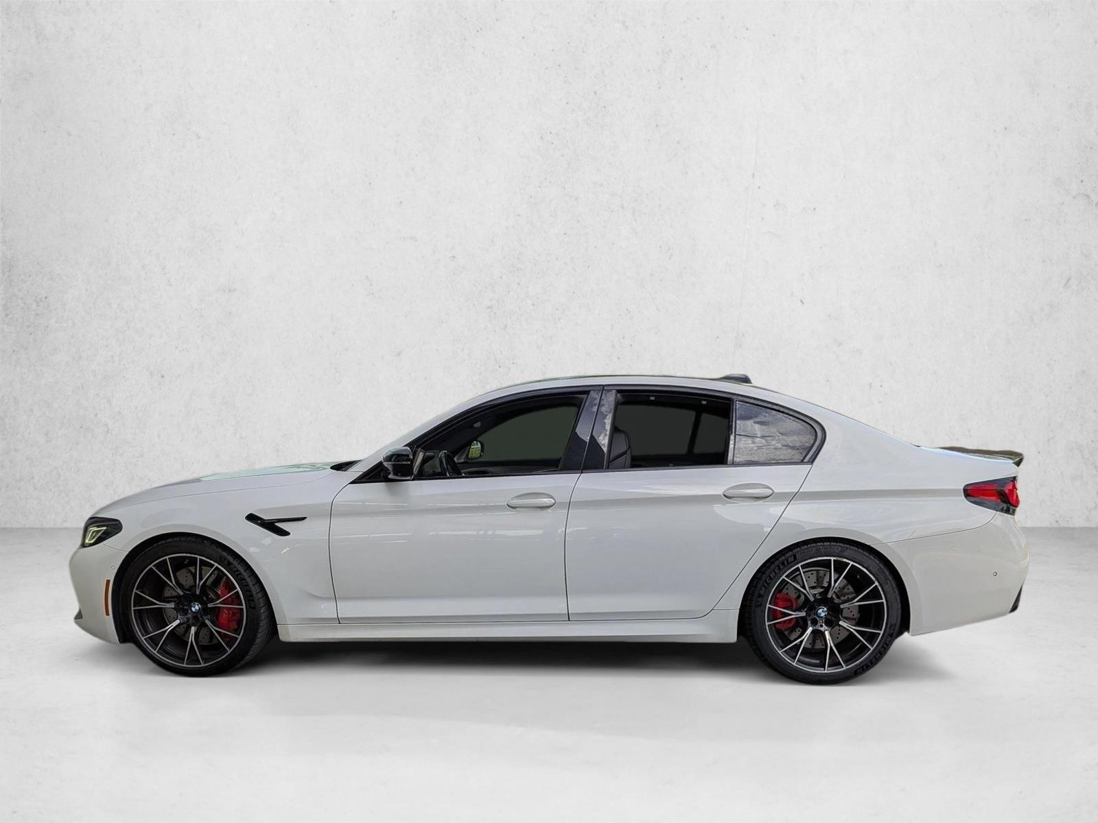 Thumbnail: 2022 BMW M5 - 2