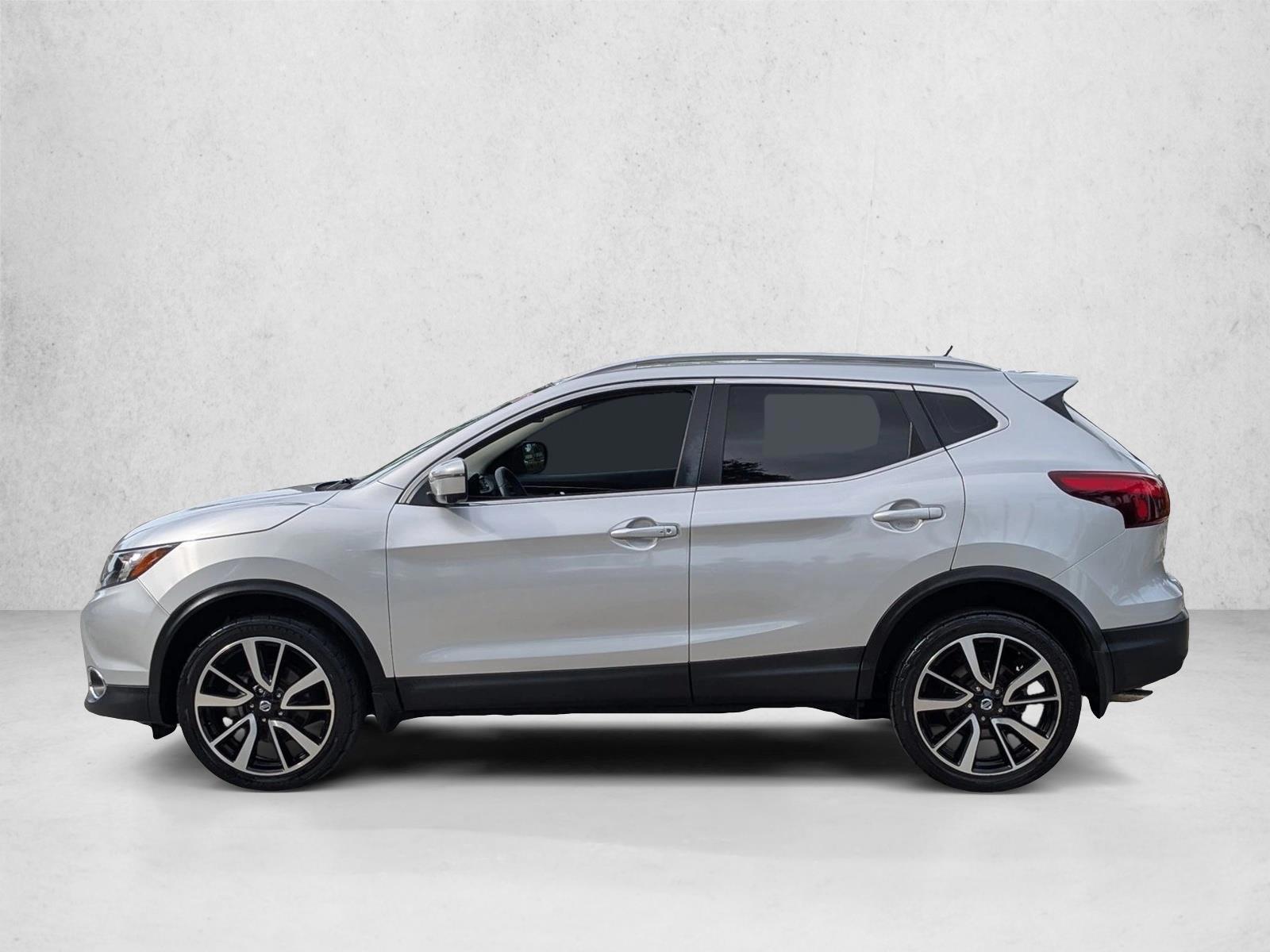 Thumbnail: 2017 Nissan Rogue Sport - 2