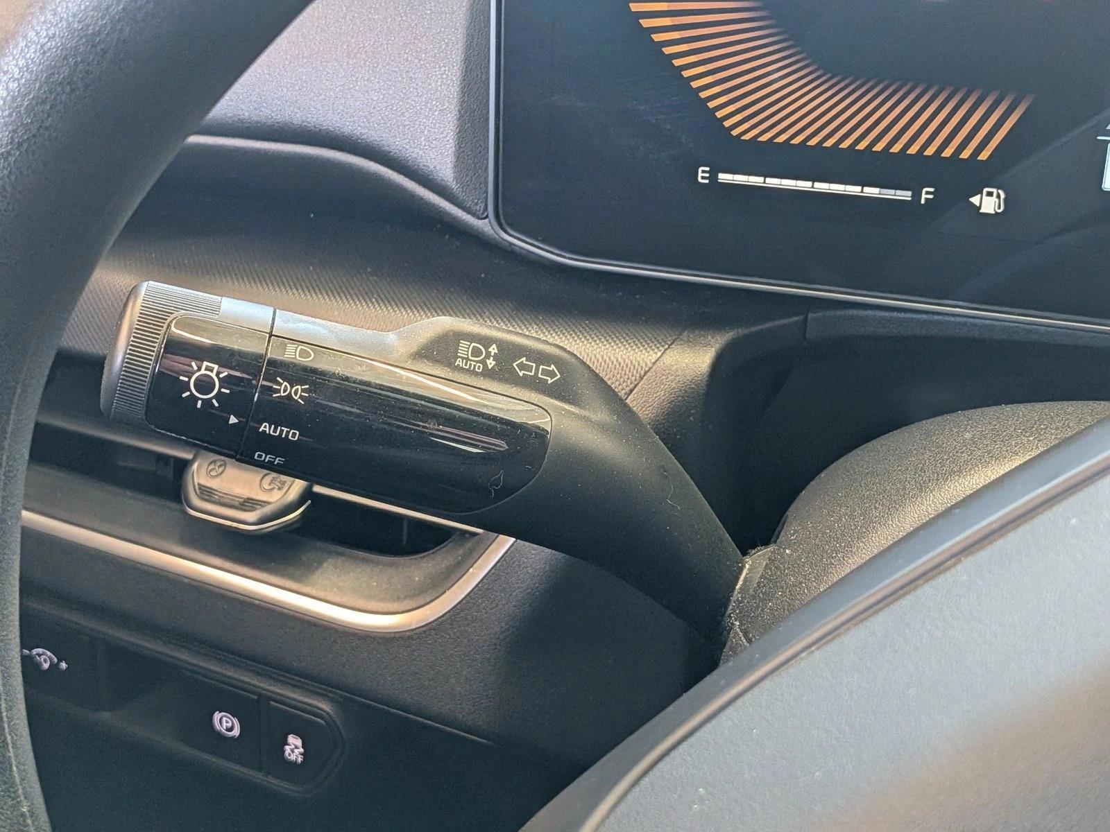 2025 Kia K4 LXS - Photo 15