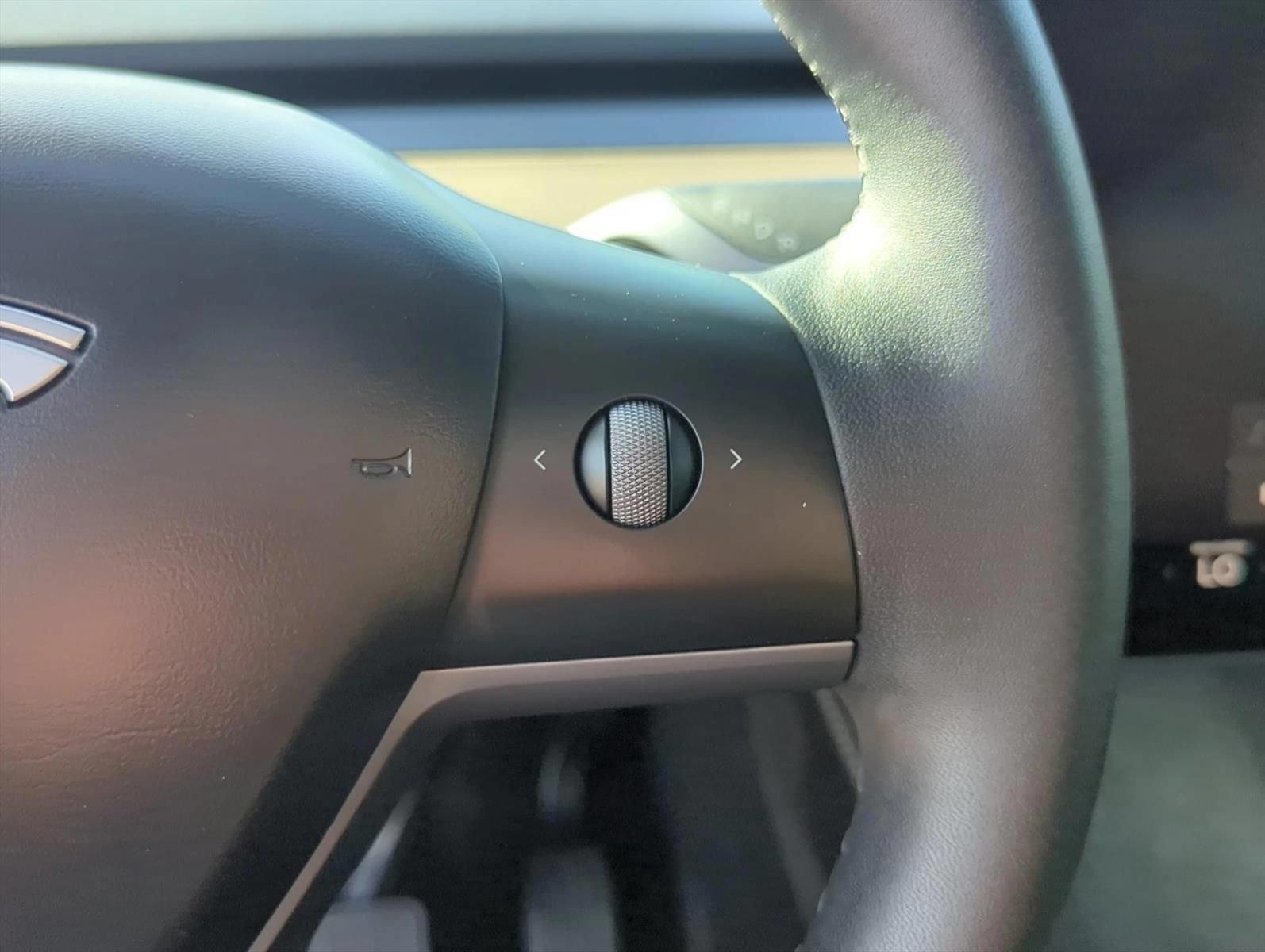 2023 Tesla Model Y Long Range - Photo 16