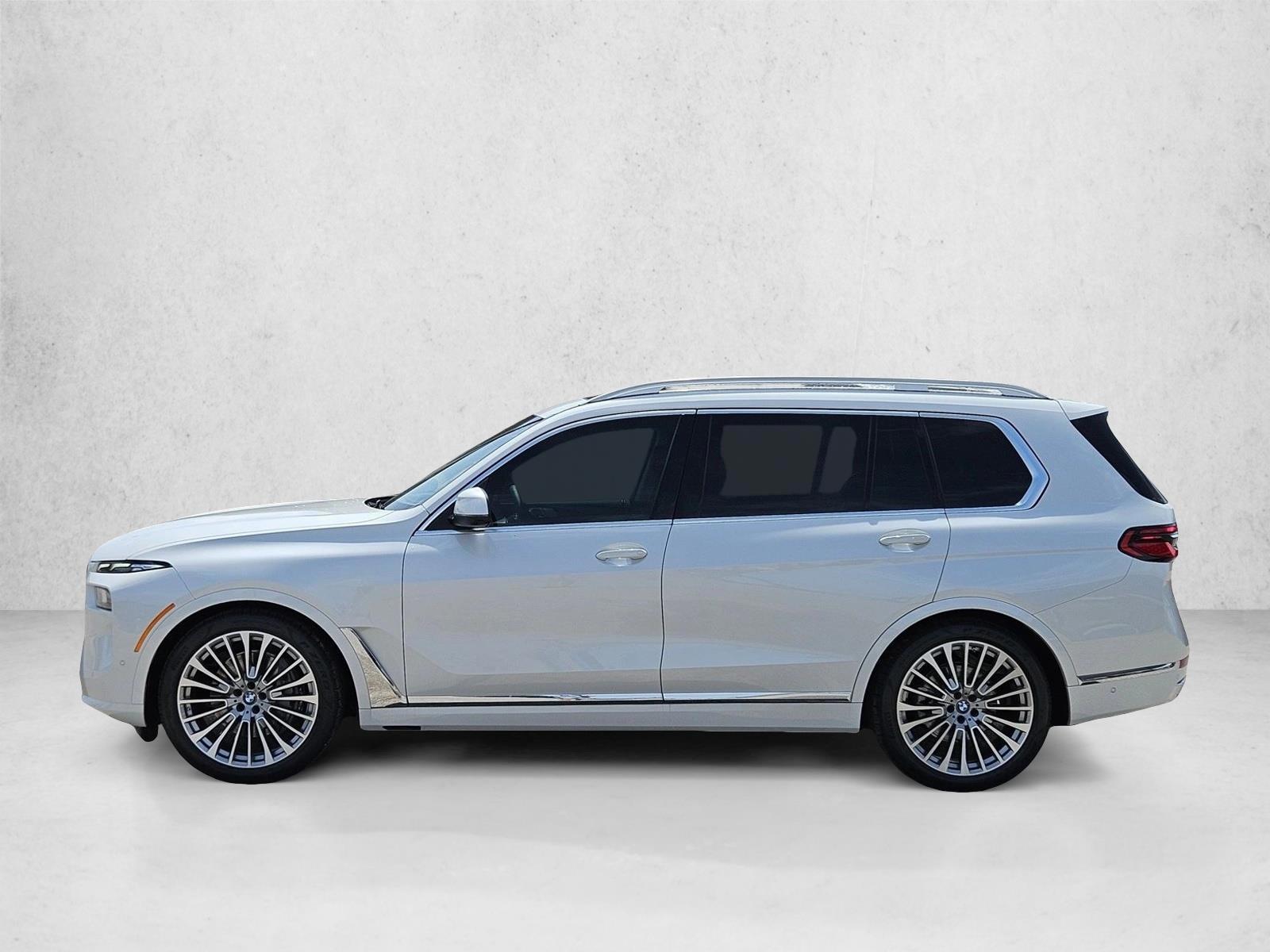 Thumbnail: 2027 BMW X7 - 2