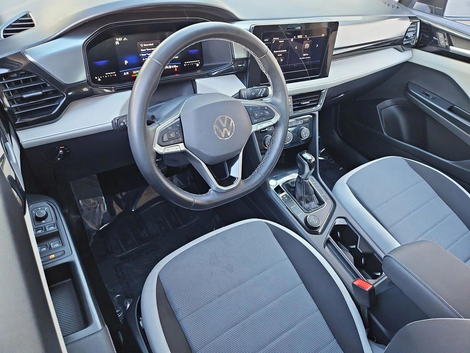 Thumbnail: 2025 Volkswagen Taos - 3