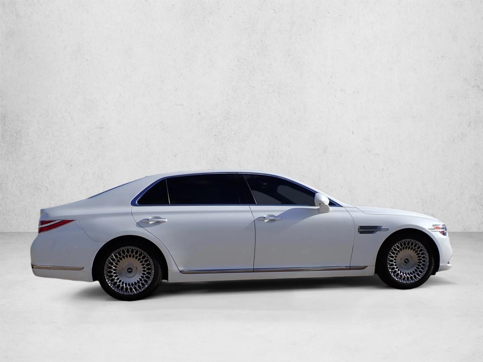 2021 Genesis G90