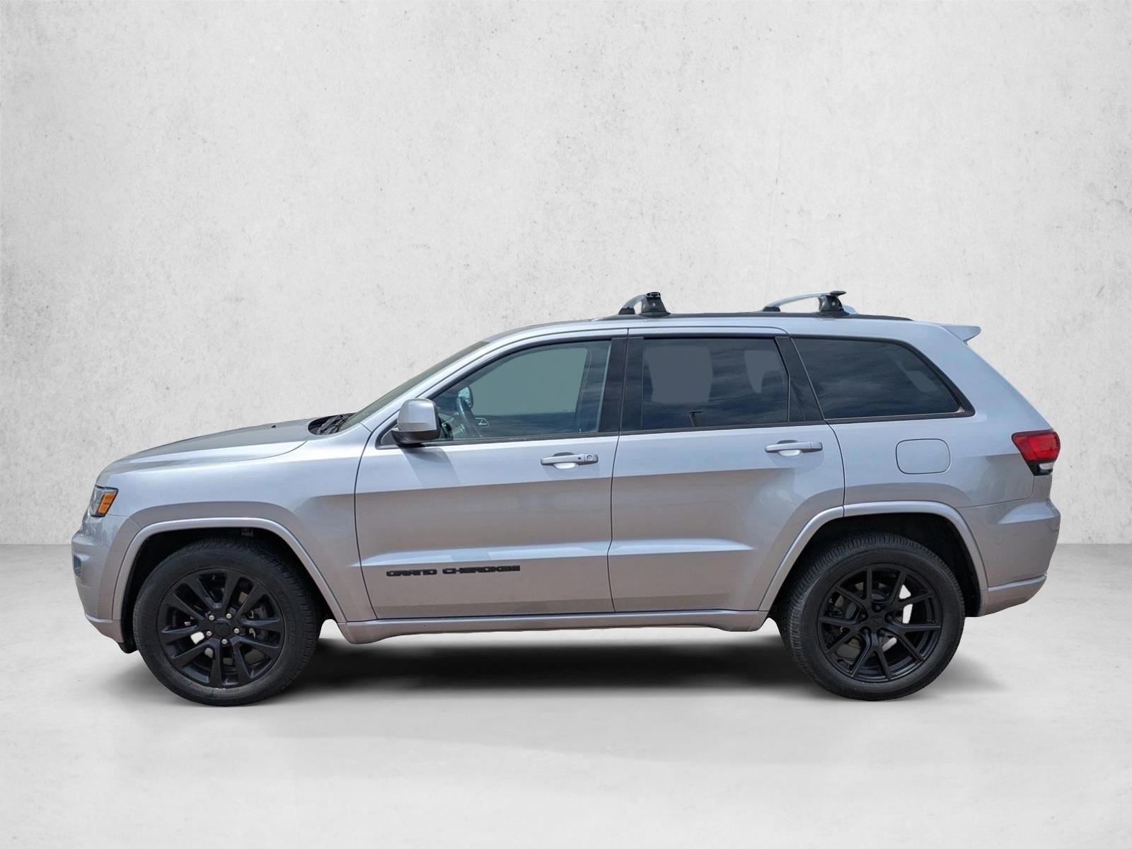 Thumbnail: 2017 Jeep Grand Cherokee - 2