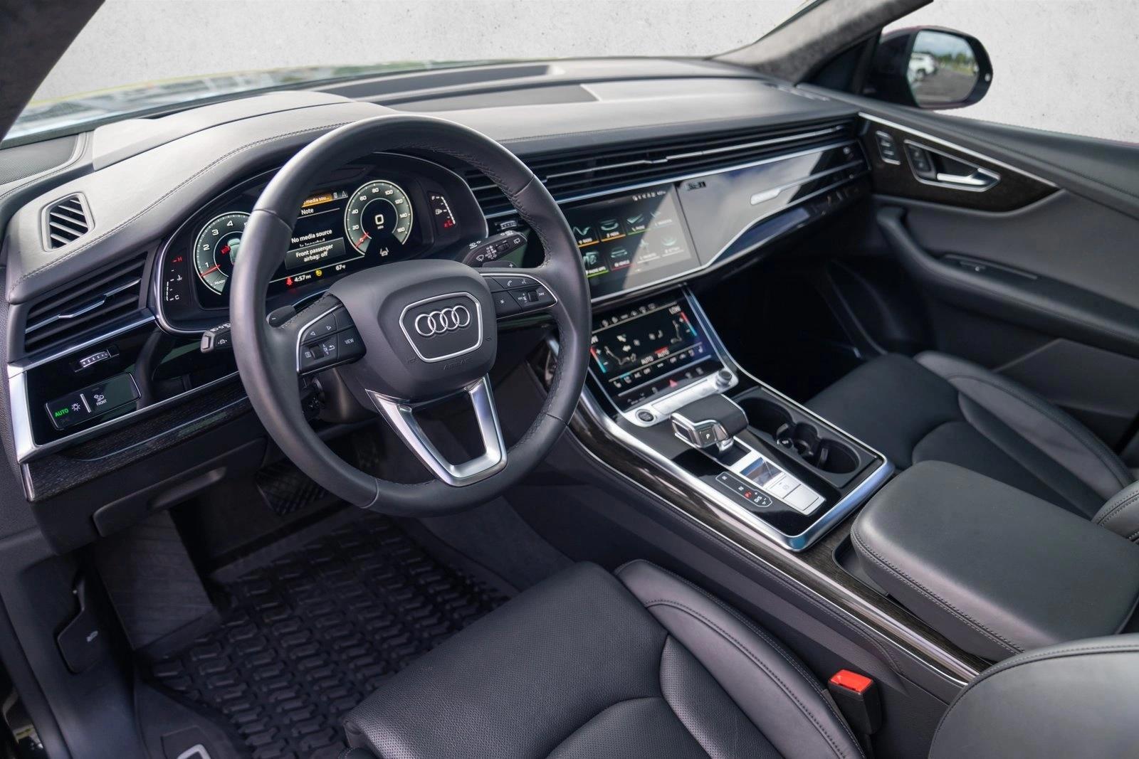 Thumbnail: 2022 Audi Q8 - 3