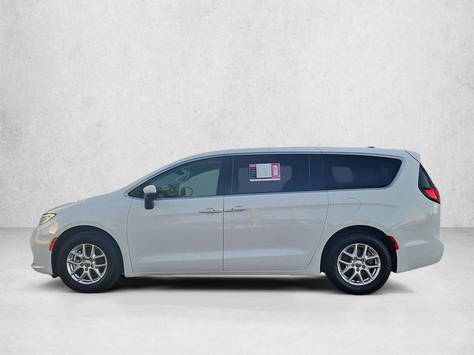 Thumbnail: 2023 Chrysler Pacifica - 2