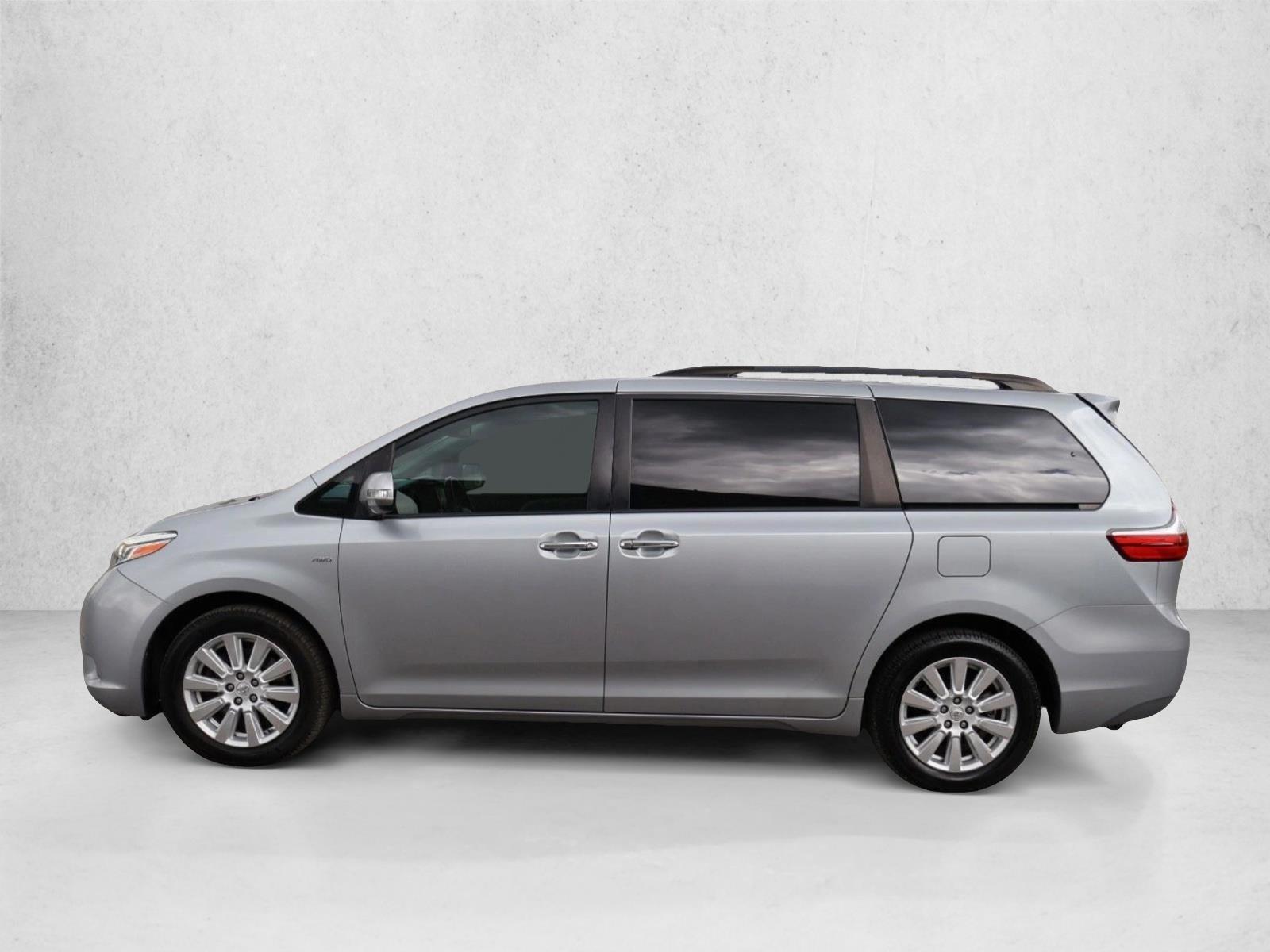 Thumbnail: 2017 Toyota Sienna - 2