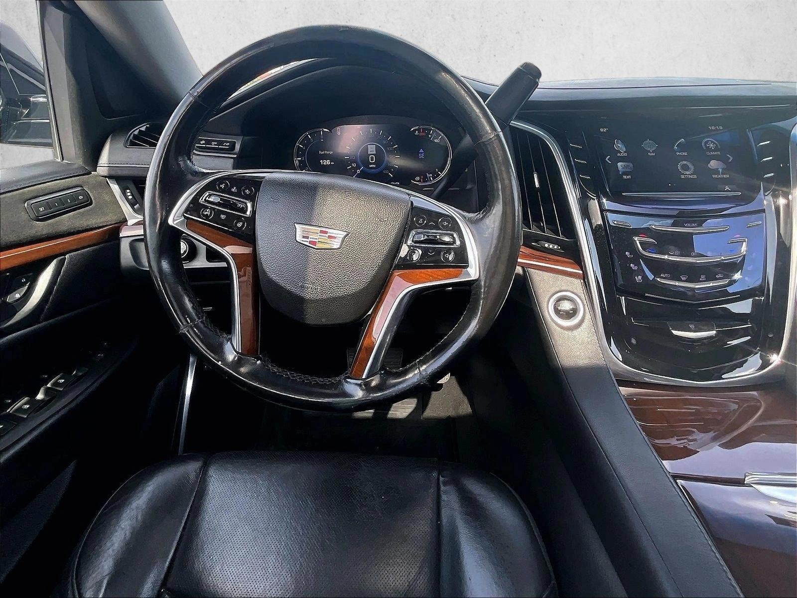Thumbnail: 2019 Cadillac Escalade - 3