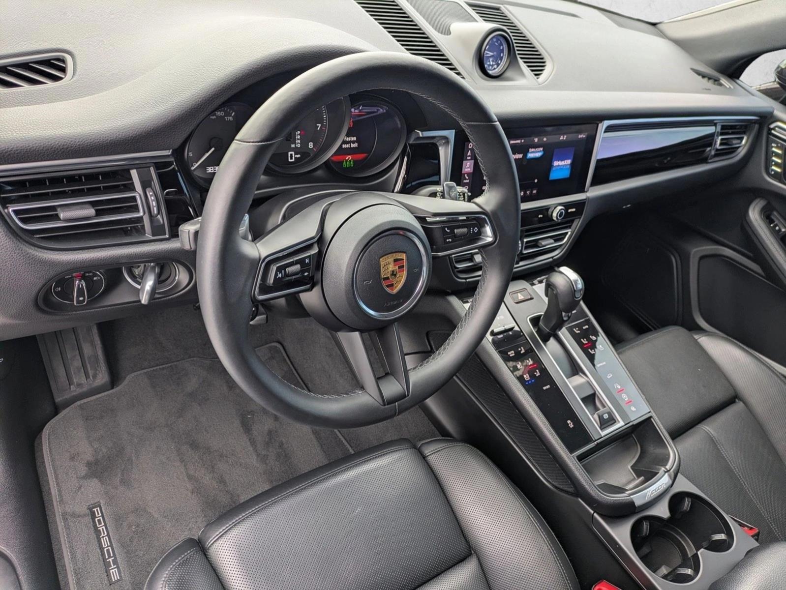 Thumbnail: 2023 Porsche Macan - 3