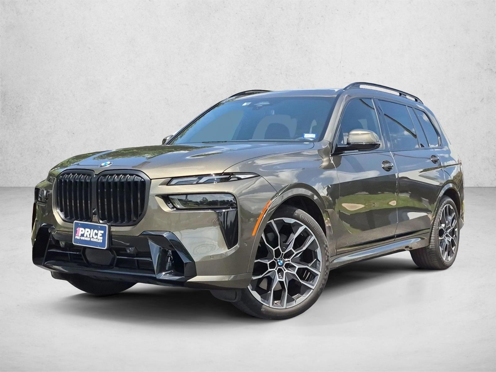 2023 BMW X7 M60i's photo