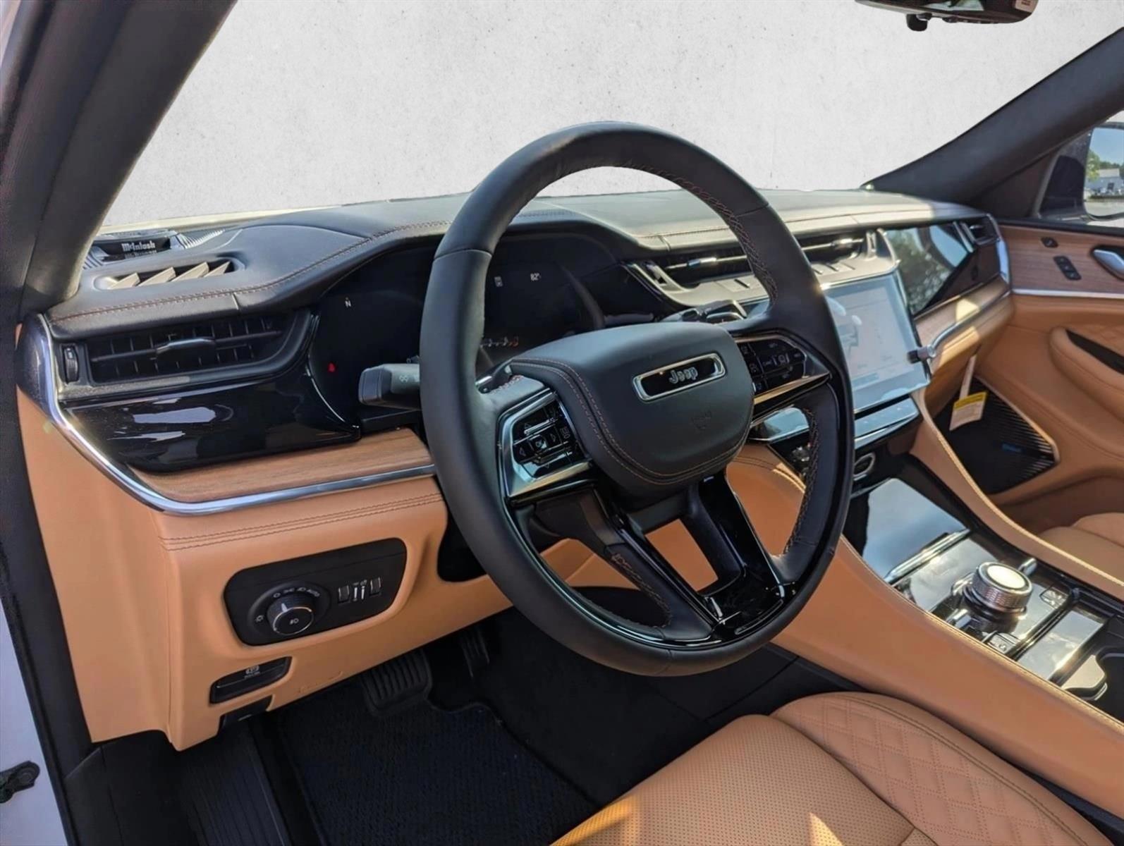 Thumbnail: 2026 Jeep Grand Cherokee - 3